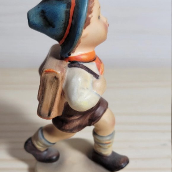 Hummel # 82 2/0 TMK2 "School Boy"" - Picture 4 of 6